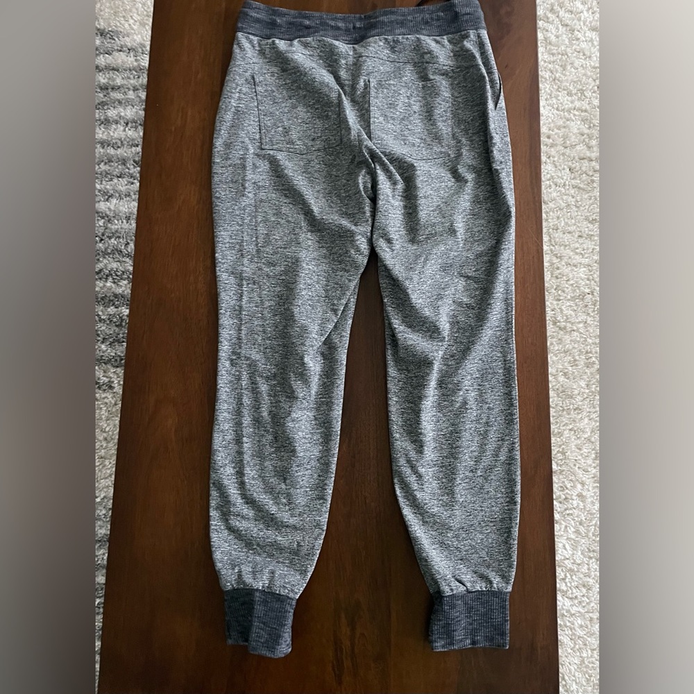 Athleta Flux Jogger Pants Heather Grey Pockets
Marled Gray Womens - Size S - Picture 3 of 4